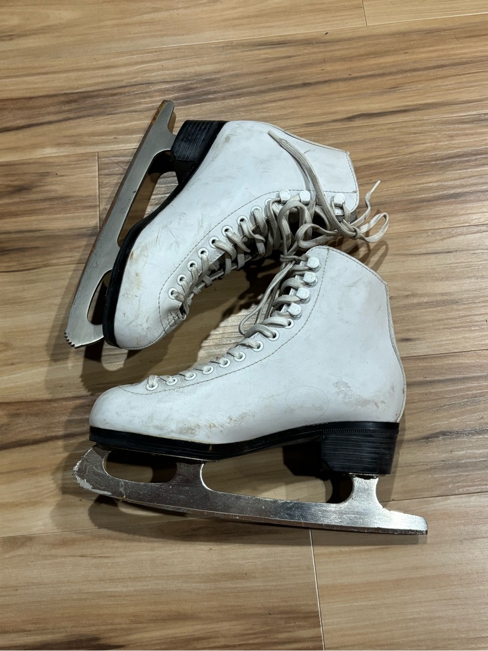 Classic Youth White Figure Ice Skates Size 4